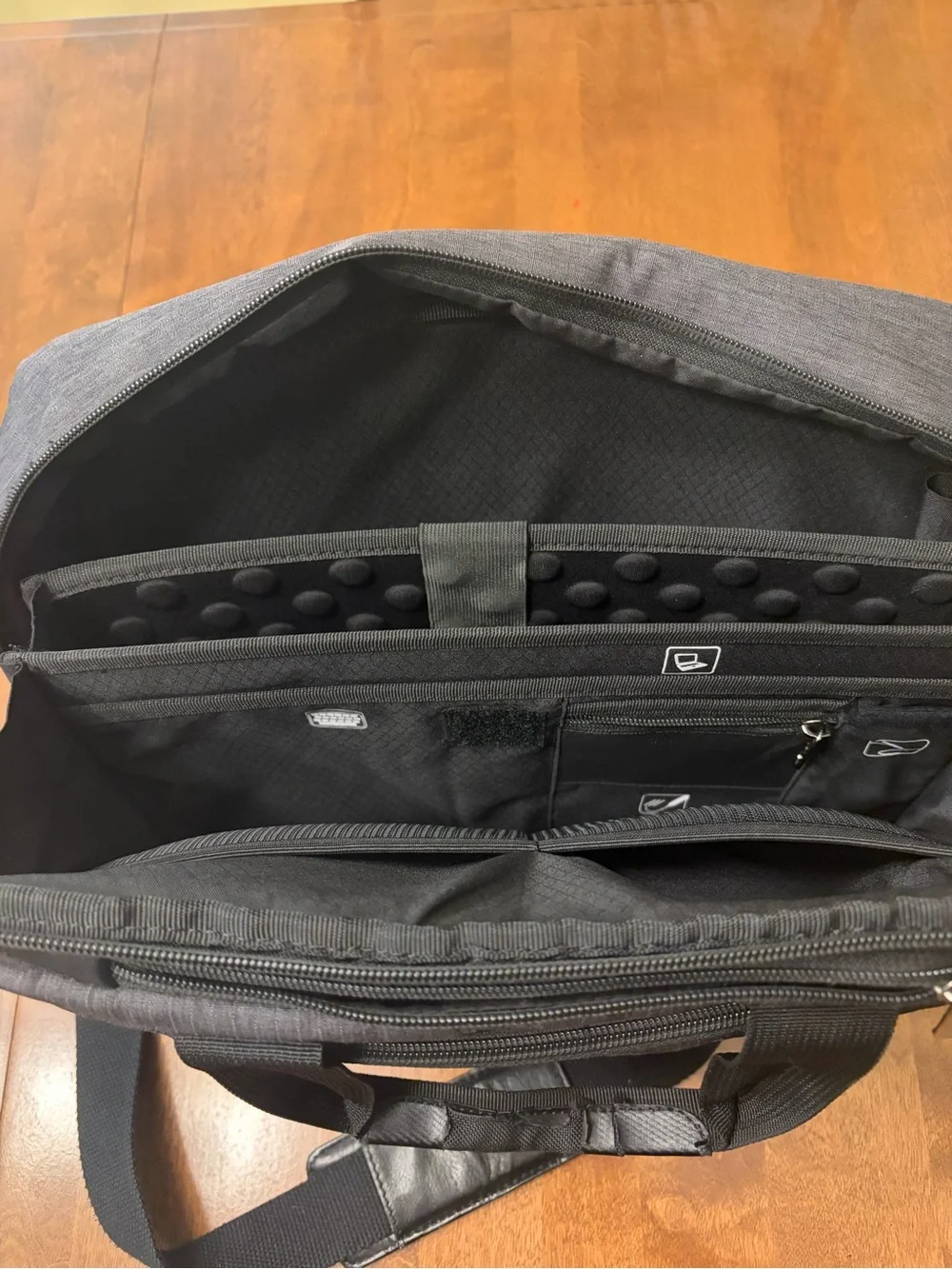 Samsonite 14 inch laptop briefcase.